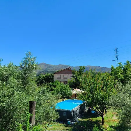 Luxe Studio Met Zwembad, Bergzicht & Dakterras Holiday home Esperanca (Braga)