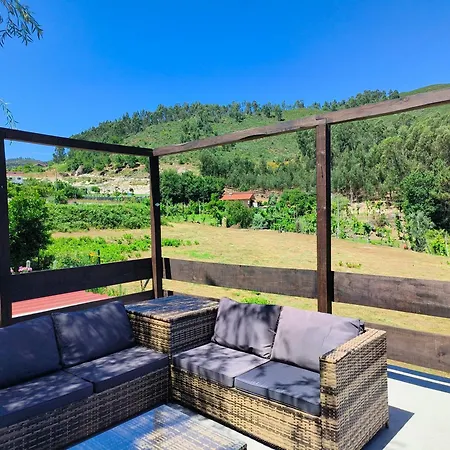 Luxe Studio Met Zwembad, Bergzicht & Dakterras Holiday home Esperanca (Braga)